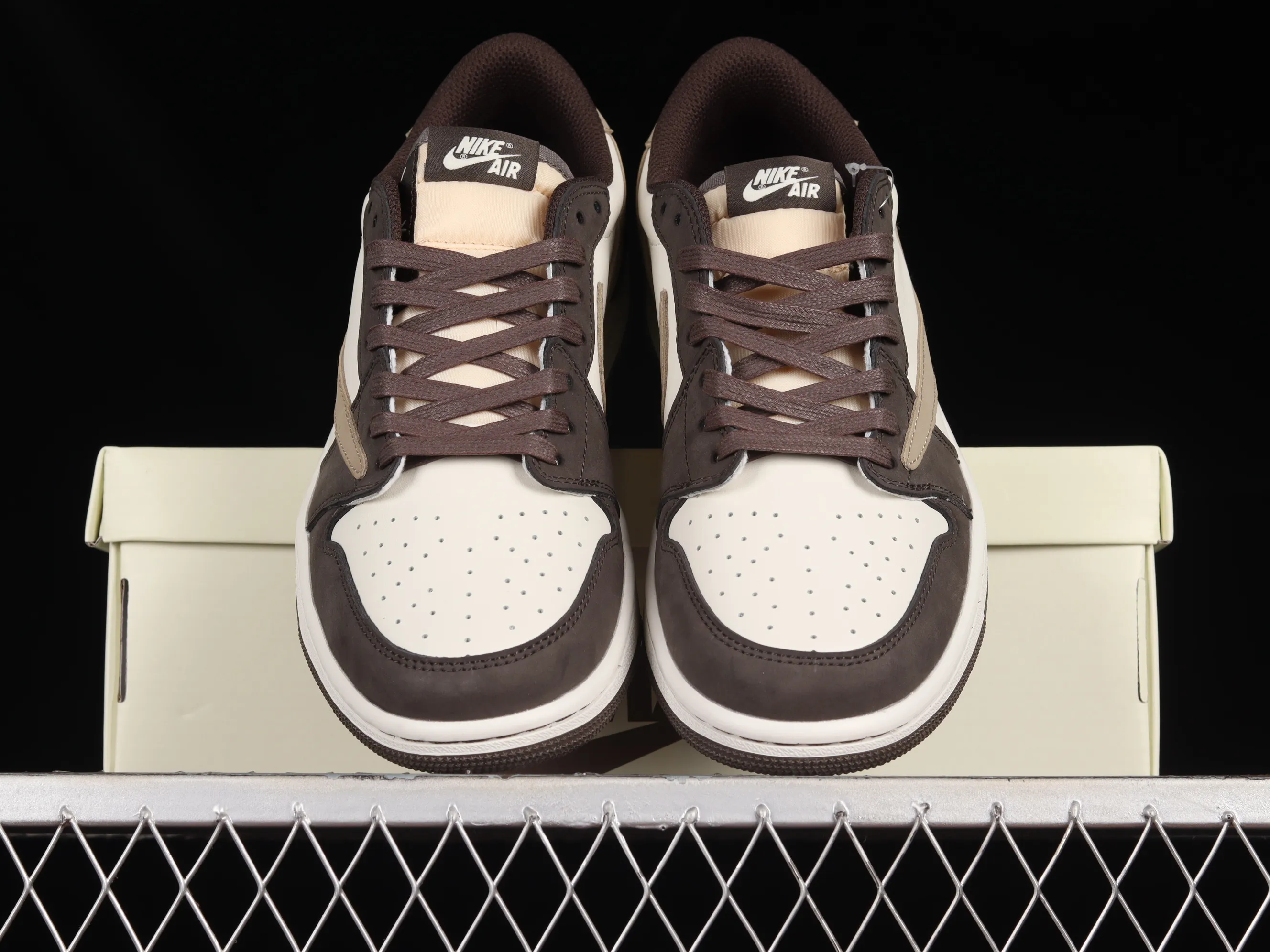 All Categories Air Jordan Jordan Series Basketball Shoes Air Jordan 1 Low Travis Scott x Air Jordan 1 Low OG AJ1 Joe 1 Reversed Overhook Joint Style Casual Sports Basketball Shoes DM7866-666